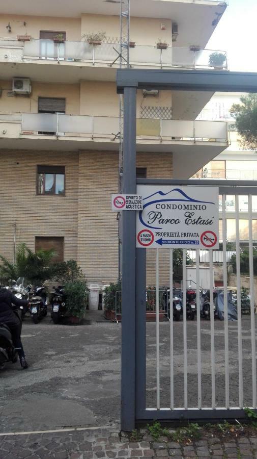 Suite Estasi Naples Luaran gambar